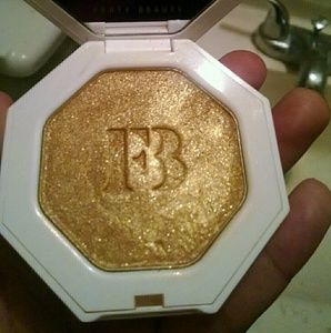 Fenty beauty highlighter
